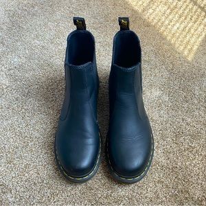 Dr. Martens 2976 Chelsea Boot